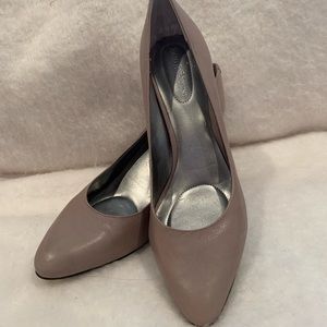 Enzo Angiolini taupe pumps